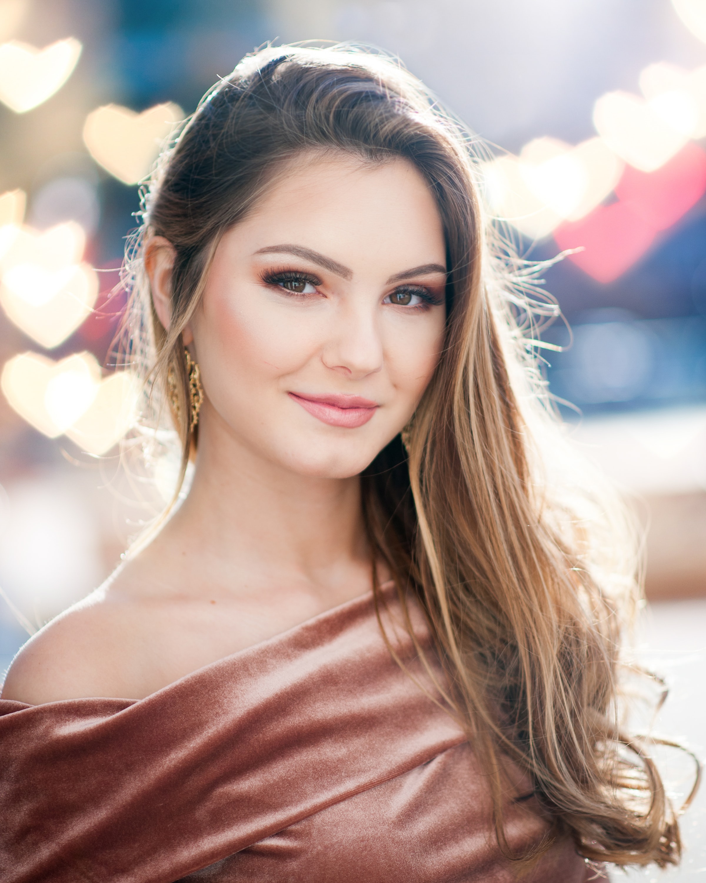 Luxury senior portrait — bokeh heart lights, Upper Arlington Ohio senior photographer